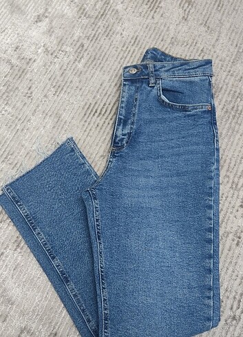 Uçları püsküllü jean