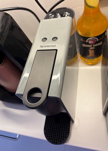 Gri Nespresso Kahve Makinesi