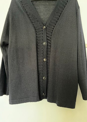 Siyah Düğmeli Uzun Kollu Kadın Hırka - Görsel 2