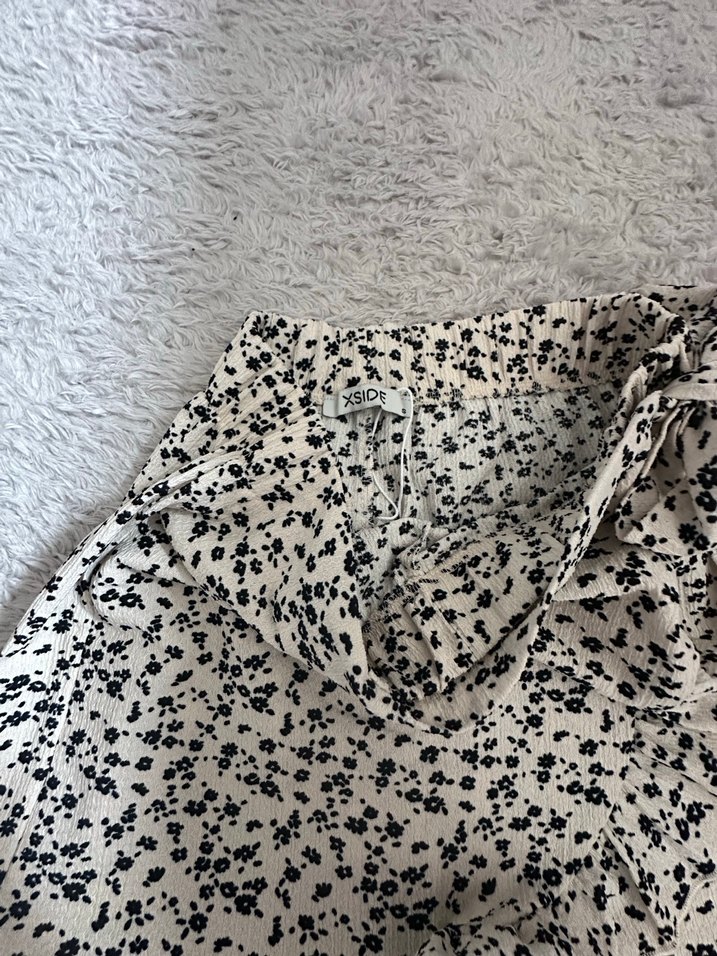 Beyaz Desenli Fırfırlı Mini Etek - Görsel 3