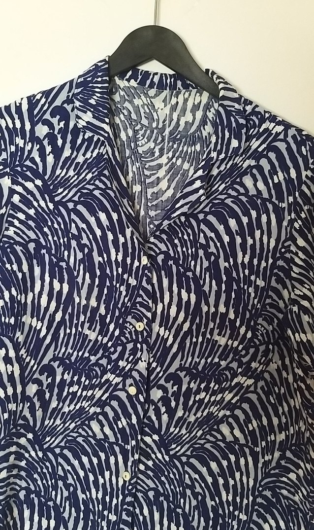 Mavi Zebra Desenli V Yaka Kadın Gömlek - Görsel 2