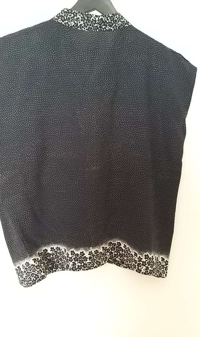 Düğmeli V Yaka Siyah Midi Bluz - Görsel 3