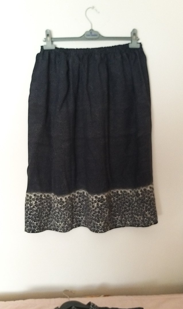 Düğmeli V Yaka Siyah Midi Bluz - Görsel 4