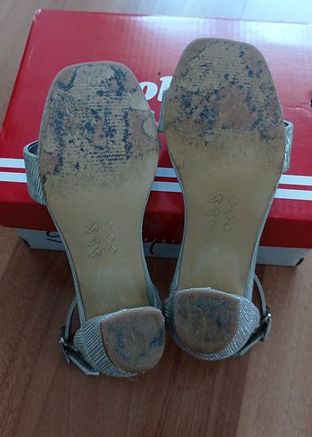 Gri Yılan Desenli Topuklu kız çocuk ayakkabı - Görsel 4