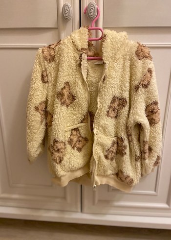 6 Yaş Beden Bej Peluş Kapüşonlu Kız Ceketi