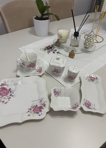 Beyaz çiçek desenli porselen kahvaltı takımı - Görsel 2