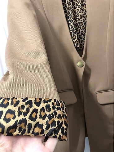 Diğer LEOPAR DETAYLI BLAZER CEKET