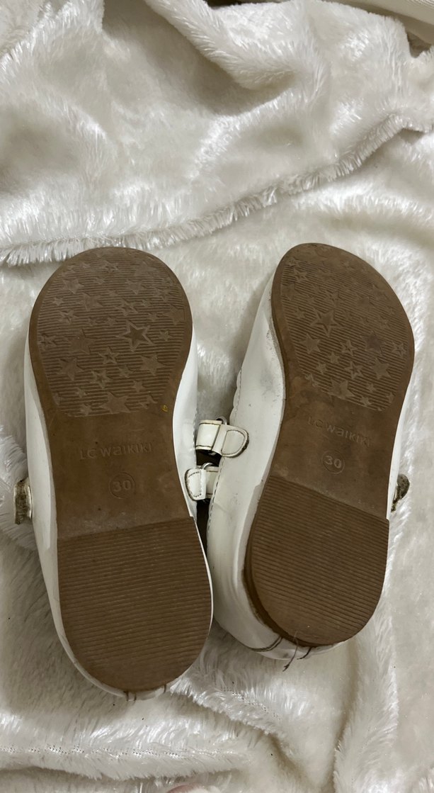 Kız Çocuk Beyaz Tokalı Babet Ayakkabı - Görsel 2