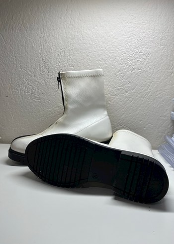 Beyaz Deri Fermuarlı Kadın Bot - Görsel 5