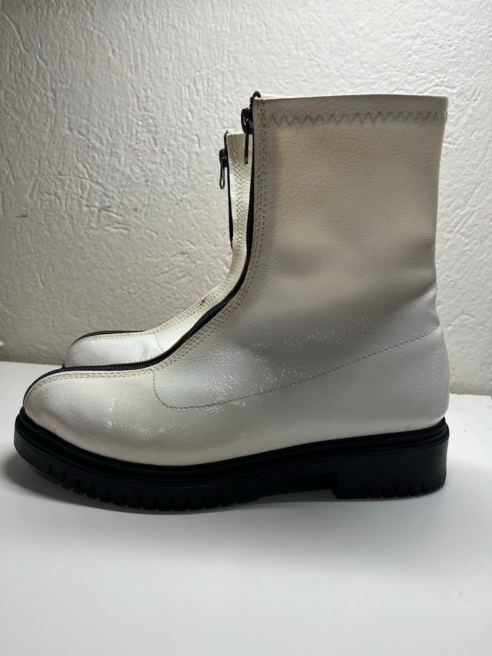 Beyaz Deri Fermuarlı Kadın Bot - Görsel 2