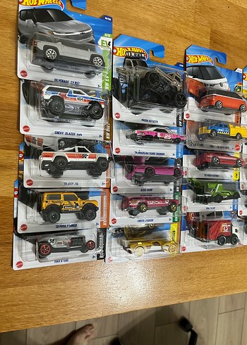 20 adet Hot Wheels Oyuncak Arabalar