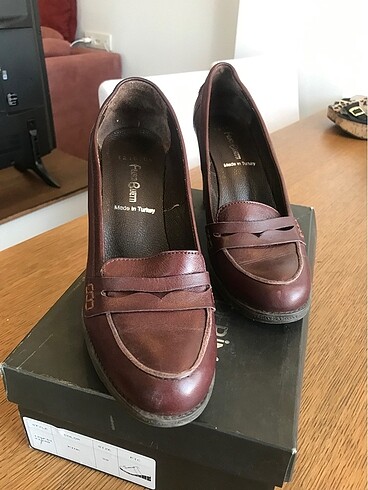 Franco Banetti Kapalı topuklu ayakkabı