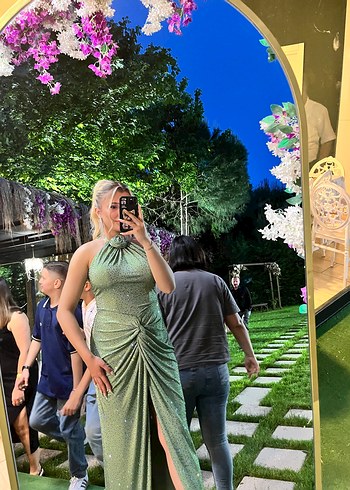 Parlak Yeşil Drapeli Uzun Abiye Elbise