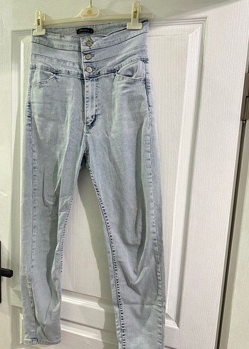 Düğmeli Gri Batik Desenli Kadın Kot Pantolon - Görsel 3