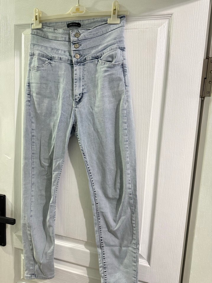 Düğmeli Gri Batik Desenli Kadın Kot Pantolon - Görsel 3