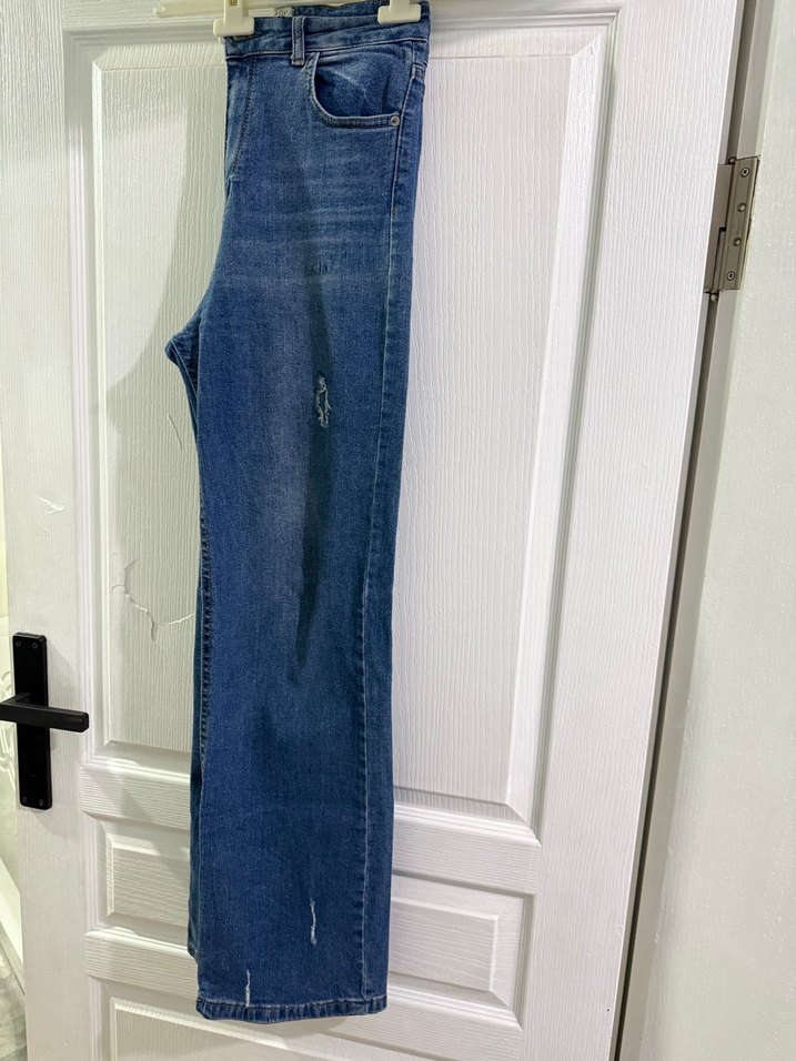 Diz Altı Yırtık Detaylı Mavi Kadın Jean - Görsel 2