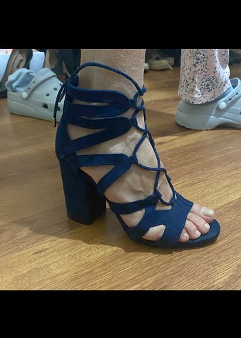Bershka Bershka süet topuklu