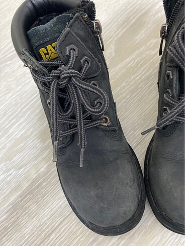 32 Beden Erkek çocuk bot CAT 32