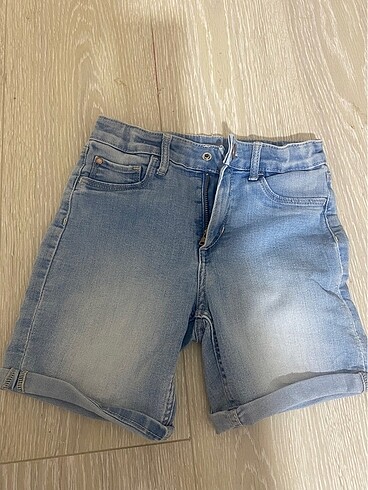 H&M şort alt 7/8 yaş