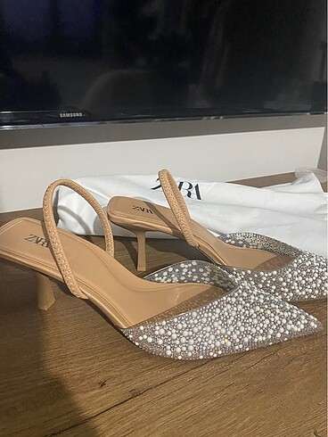 Zara Zara incili ayakkabı