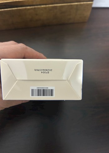 Wakemake Beyaz Sıvı Fondöten ve Mini Fırça Seti - Görsel 9