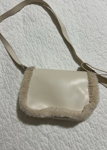 Bershka Beyaz Peluş Detaylı Kadın Çanta - Görsel 2