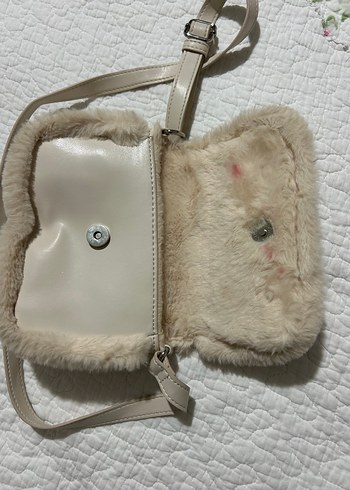 Bershka Beyaz Peluş Detaylı Kadın Çanta - Görsel 4