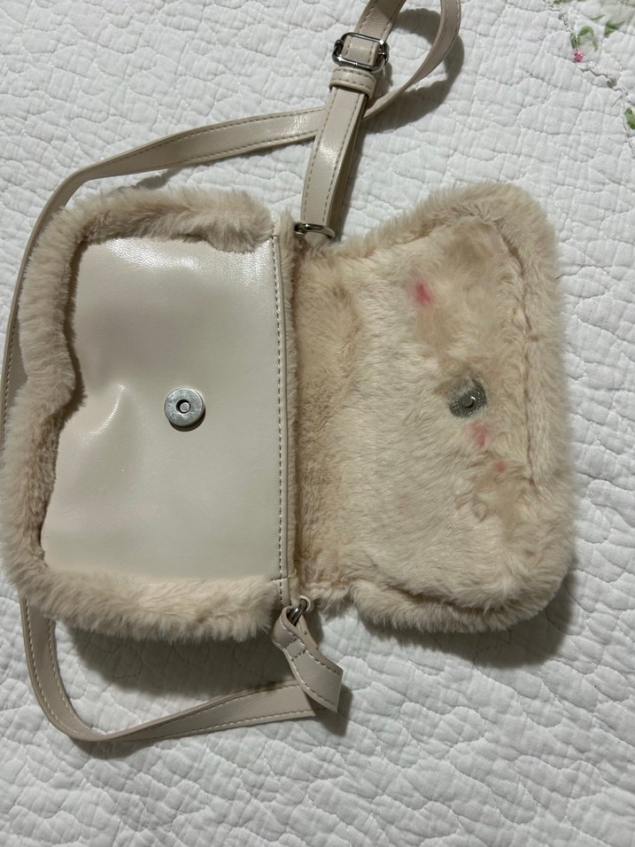 Bershka Beyaz Peluş Detaylı Kadın Çanta - Görsel 4