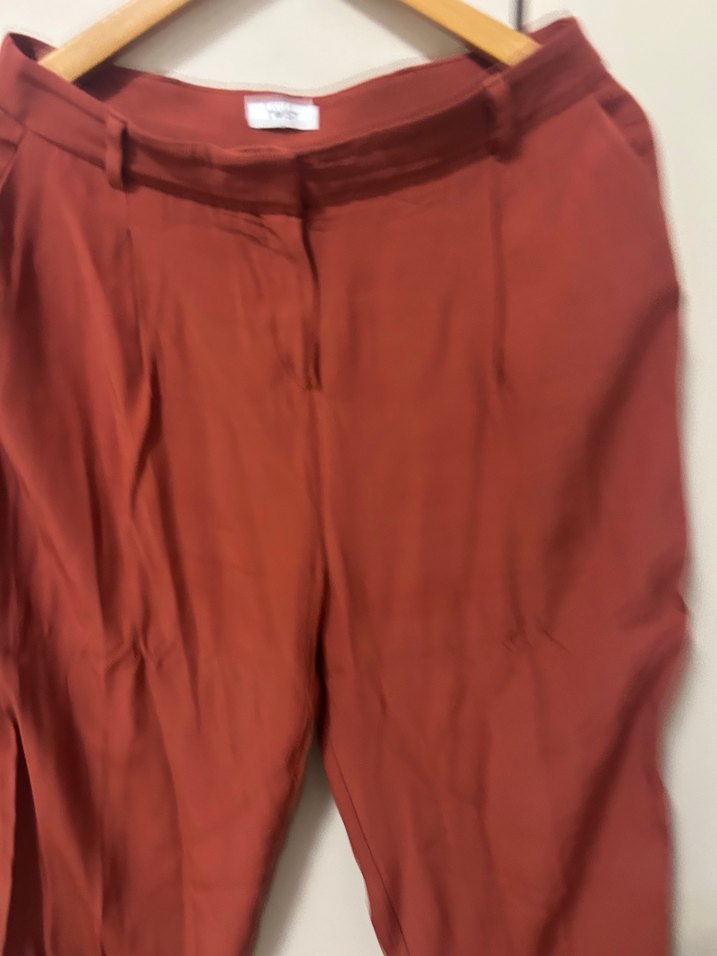 Twist Kiremit Tonlarında Rahat ve Şık Pantolon — görsel 6/17