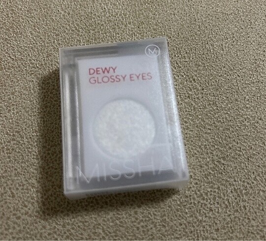 Beden Dewy Glossy Eyes Missha Far
