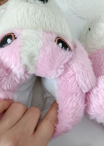 Kızlar İçin Peluş Pembe Bağlama Desenli Ev Terliği - Görsel 3