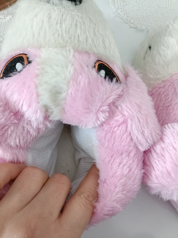 Kızlar İçin Peluş Pembe Bağlama Desenli Ev Terliği - Görsel 3