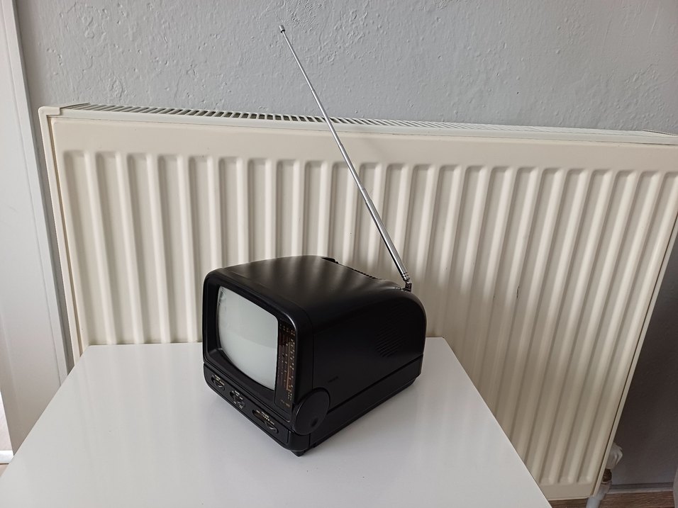 Eski antika mini siyah beyaz  Mini TV RADIO VAR - Görsel 4