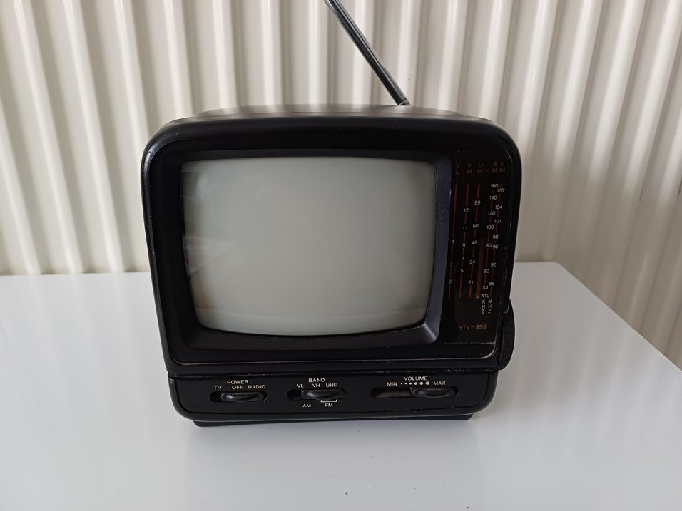 Eski antika mini siyah beyaz  Mini TV RADIO VAR - Görsel 2