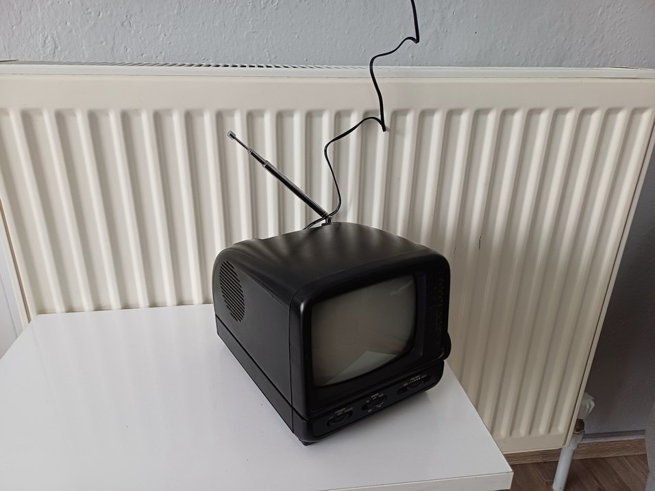 Eski antika mini siyah beyaz  Mini TV RADIO VAR - Görsel 5