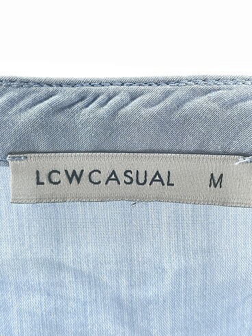 m Beden mavi Renk LC Waikiki T-shirt %70 İndirimli.