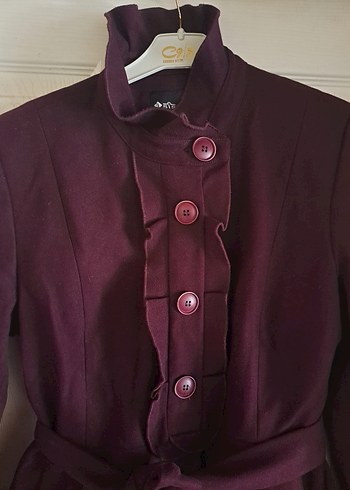 40 Beden Bordo düğmeli kemerli kaban