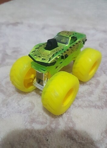  Oyuncak araba