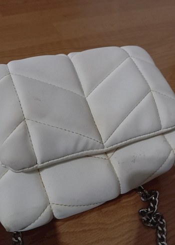 Zincir Detaylı Beyaz Deri Kadın Çanta - Görsel 2