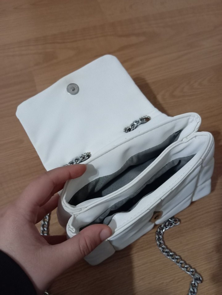 Zincir Detaylı Beyaz Deri Kadın Çanta - Görsel 4