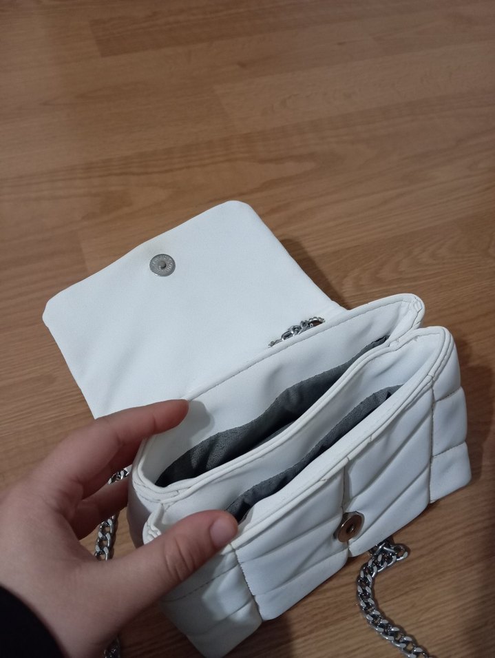 Zincir Detaylı Beyaz Deri Kadın Çanta - Görsel 3