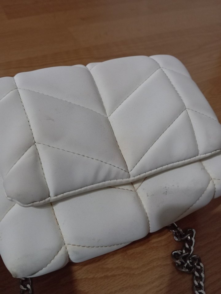 Zincir Detaylı Beyaz Deri Kadın Çanta - Görsel 2