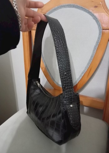 Kemer Detaylı Siyah Yılan Desenli Deri Çanta - Görsel 5