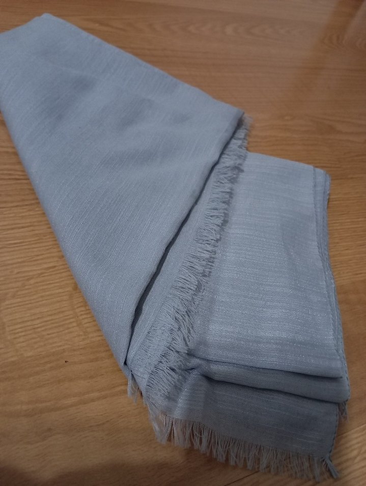 Gri Pileli Kadın Şal - Görsel 3