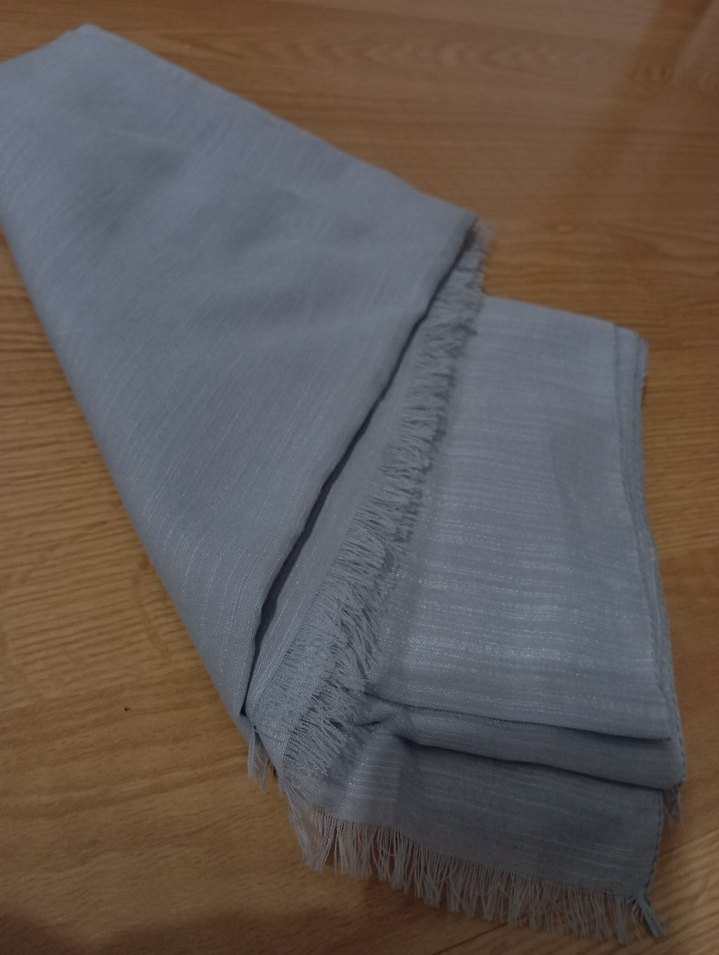 Gri Pileli Kadın Şal - Görsel 2