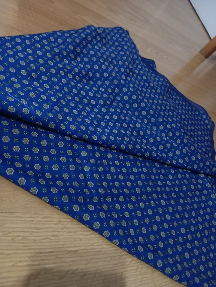 Mavi Parlak kadın şal - Görsel 3