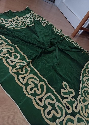 çok şık kenarlarda deseni olan eşarp - Görsel 4