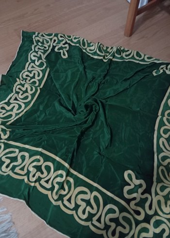 çok şık kenarlarda deseni olan eşarp - Görsel 3