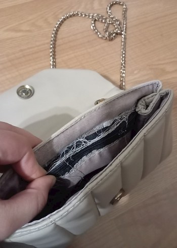 Zincir Detaylı Bej Deri Kadın Çanta - Görsel 4