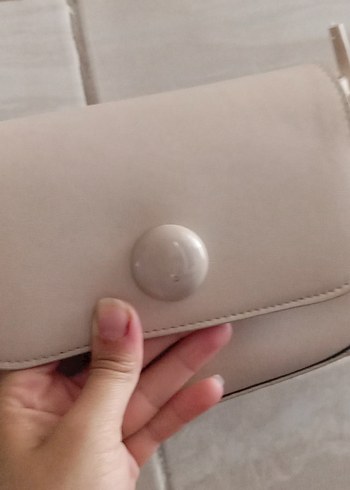 Beden ten rengi Renk Bej Minimalist Tokalı Deri Kadın Çanta